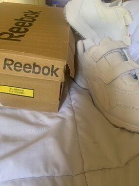 Reebok work in cushion , New,  Duty, slip resistant, white, velcro, 11